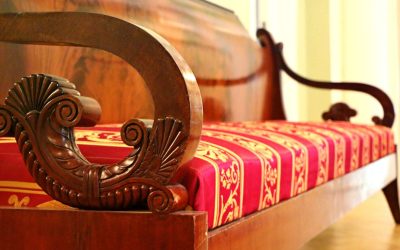 Révélation : Les Secrets Ancestraux Cachés sous vos Canapés